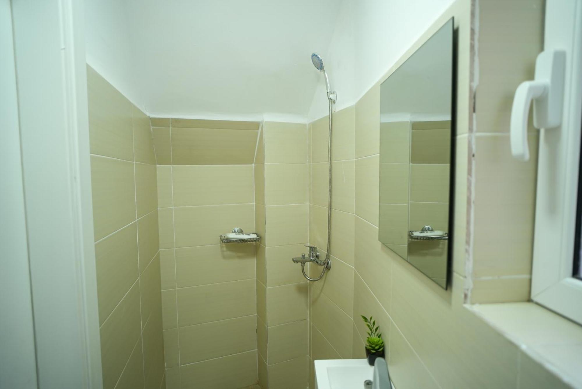 Grandpa House - Studio App.2 Tirana Extérieur photo